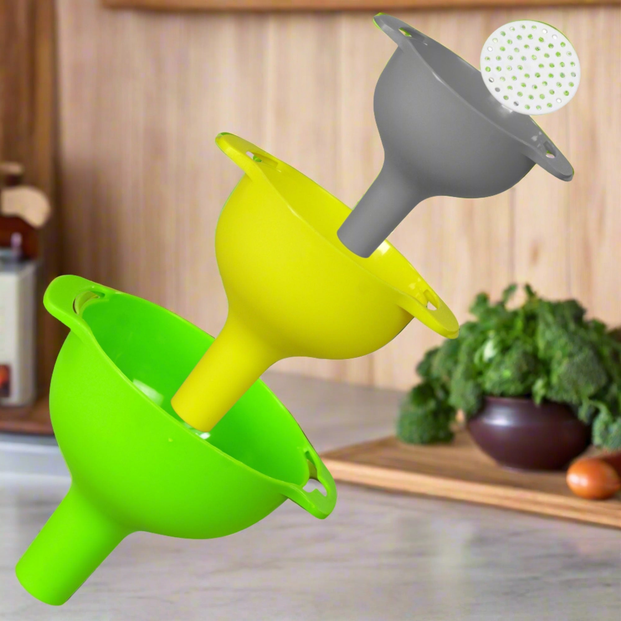 Person Using Funnel Kitchen Kitchen Funnel Set with Detachable Strainer | Pearlpet